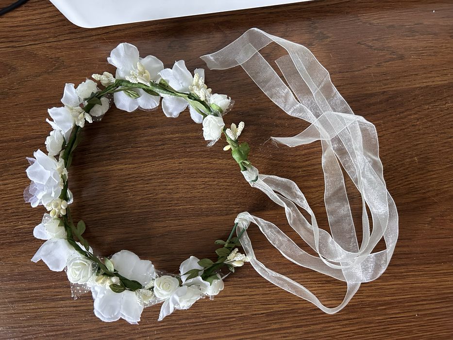 Венок, свадебный аксессуар