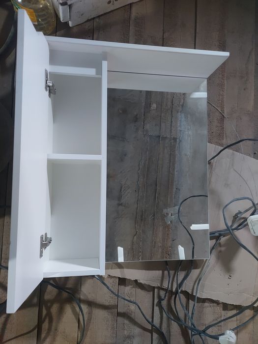 Шкаф навесной новый