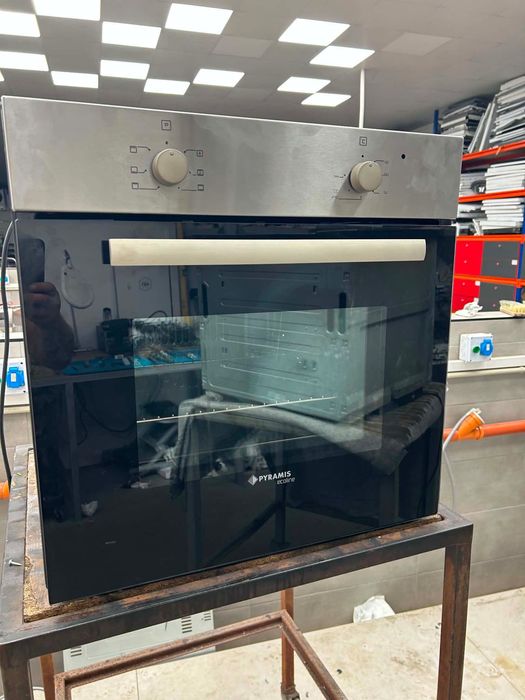 Фурна за вграждане PYRAMIS – 80 €