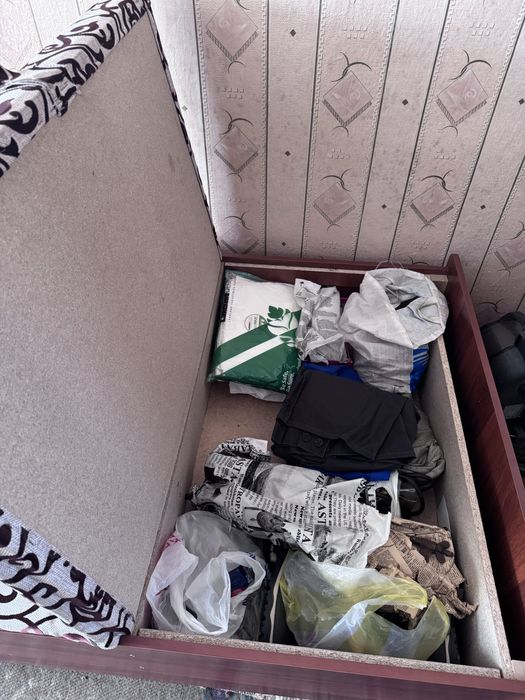 Продам кровать 1.5 . Есть 2 шт