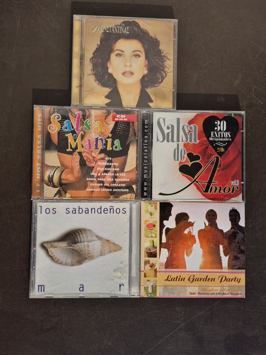 Vand lot 10 CD cu muzica usoara mixta straina internationala Grecesca, turcesca,latino,Salsa

8 CD =100lei

-livrez oriunde în țară cu FAN COURIER sau