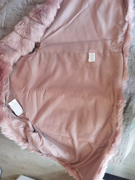 НОВ!  Елек пепел от рози размер L/XL