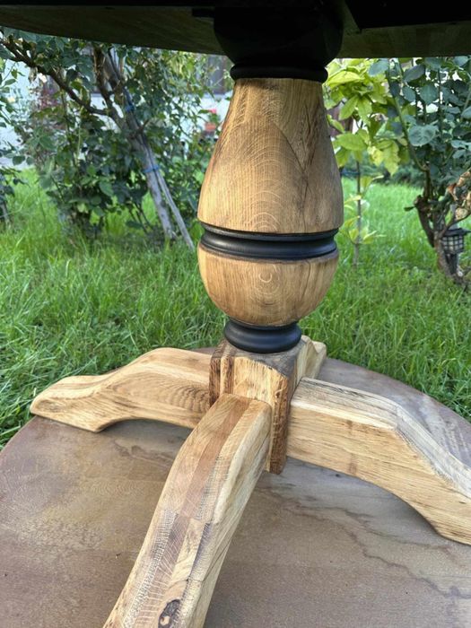 Masă din lemn masiv