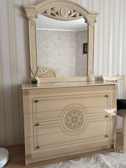 Спальный гарнитур Б/У