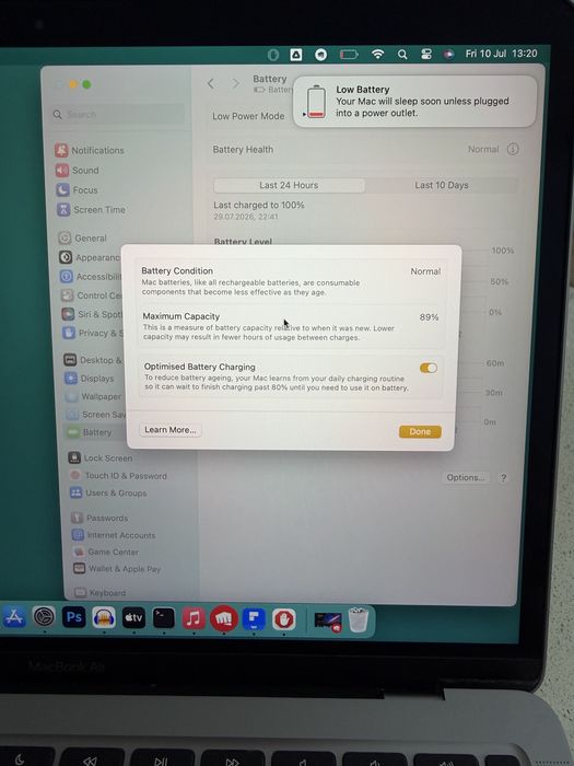 MacBook Air 13-inch Apple M1 / 8GB RAM / 256GB SSD - Sănătate Baterie 89% (Ca Nou)