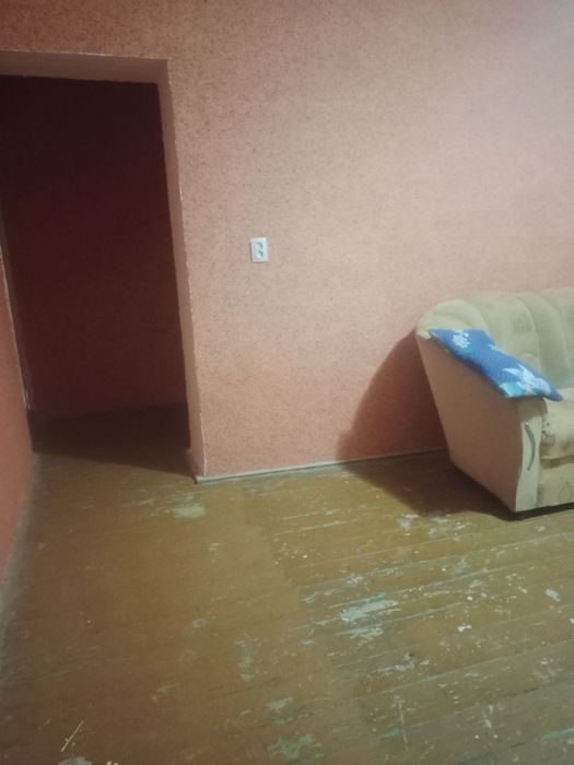 Uy sotiladi 3xona Dom