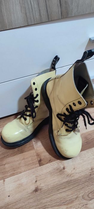 Боти Cult светещи