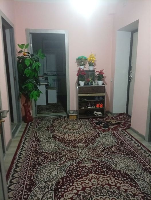 Shinam kvartira sotiladi