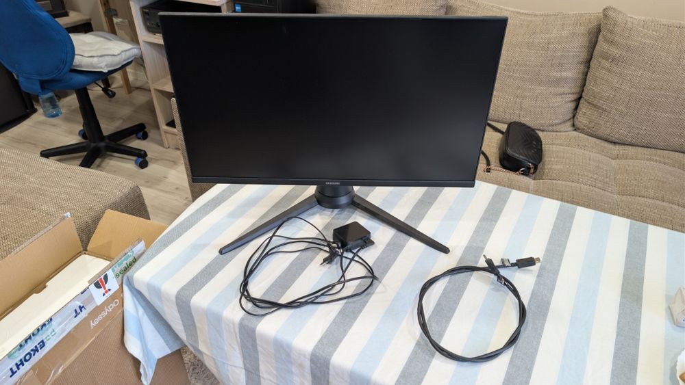 Монитор Samsung 27 инча 144 херца