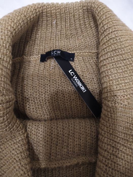 Пуловери на LC WAIKIKI