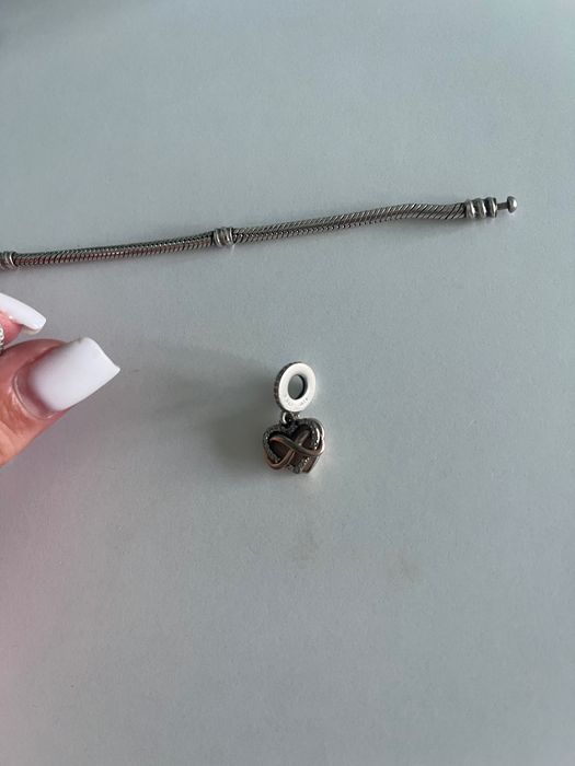 Pandora сребърна гривна 925 с 3 оригинални талисмана + кутия