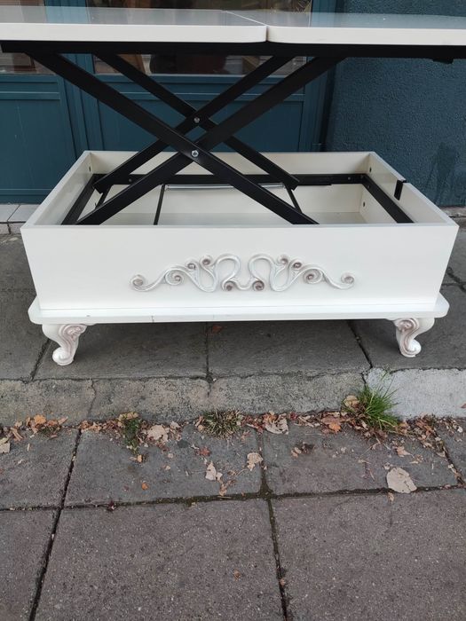 Разстгателна маса на , различни нива