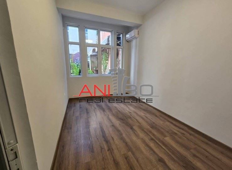 Офис в София-Център площ 130 цена 1380