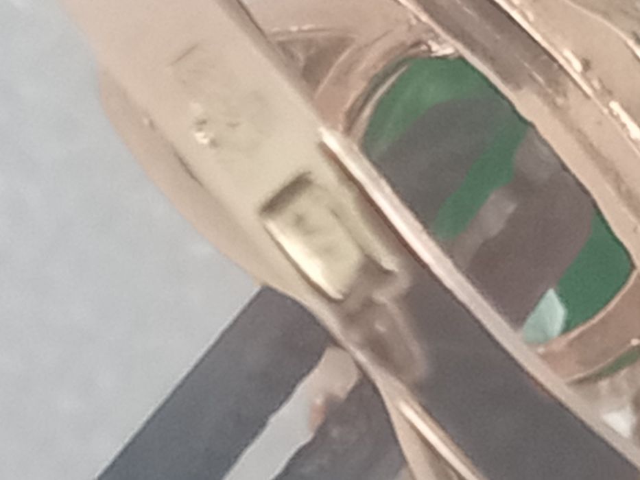 Сурочна продаётся Бриллиант  комплект . Zudlik bilan sotiladi Brillian