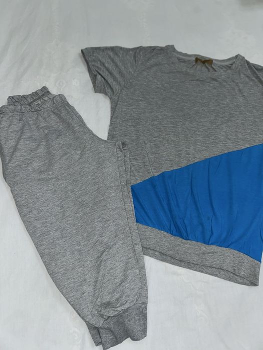 Женские вещи (Футболки и двойки)