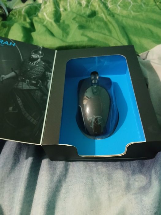 Vând mouse White shark