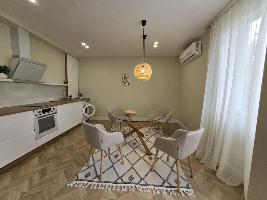 Дава се под наем Тристаен апартамент в Стара Загора, Център - 100 кв.м за 612 € - Снимка #11