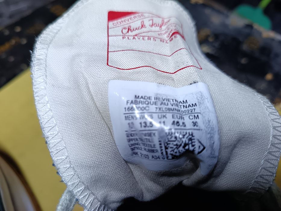 Обувки за големи крака