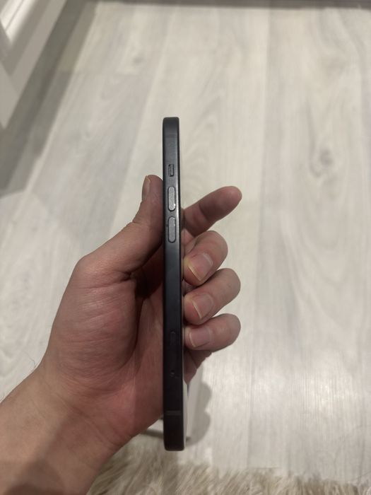 Продам Iphone 15 / 128gb