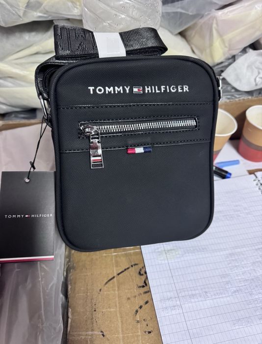 Чанта tommy hilfiger