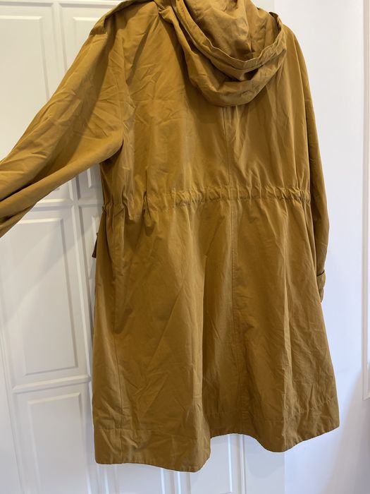 Плащь от Zara в размере M, оригинал