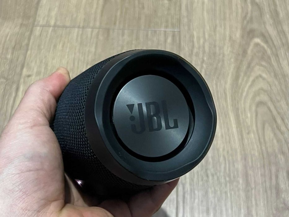 JBL Charge 3 bluetooth originala 100%,baterie ok,sunet puternic