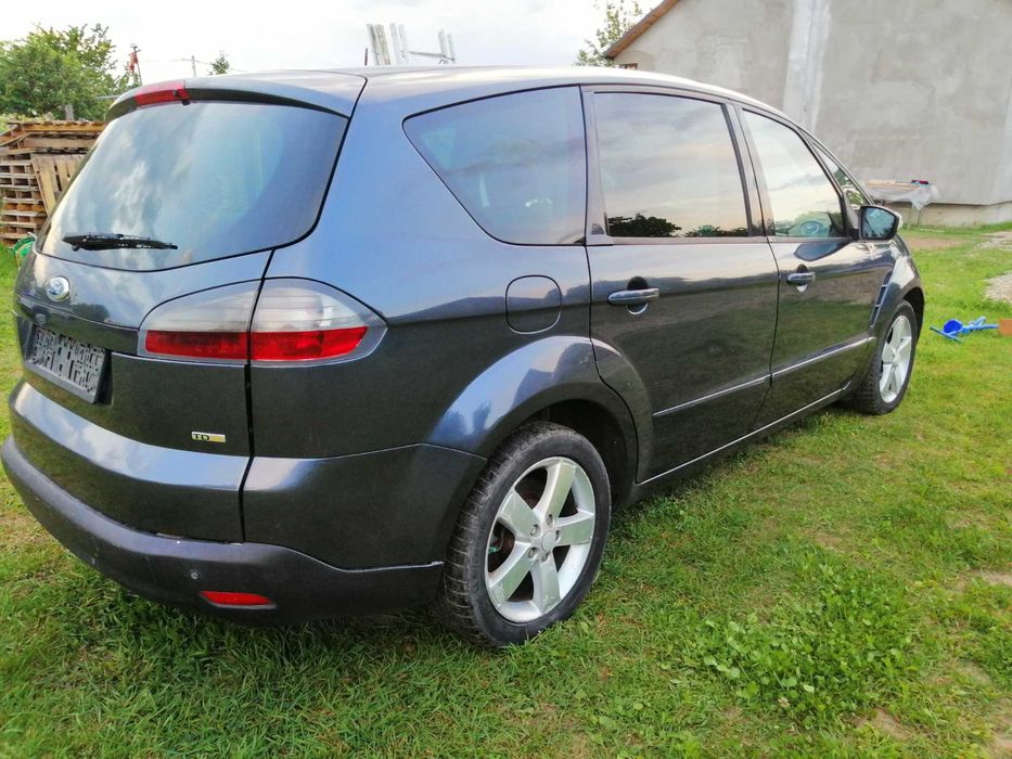 Tripla lampa stop dreapta spate haion Ford s-max