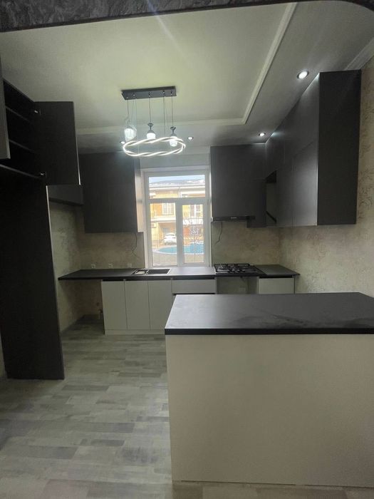 Mirabodskiy R-n kottejni gorodok zakritiy teretoriya 1.2 sotik 3 qavat