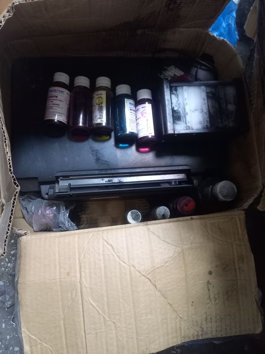 Продам цветной принтер Epson