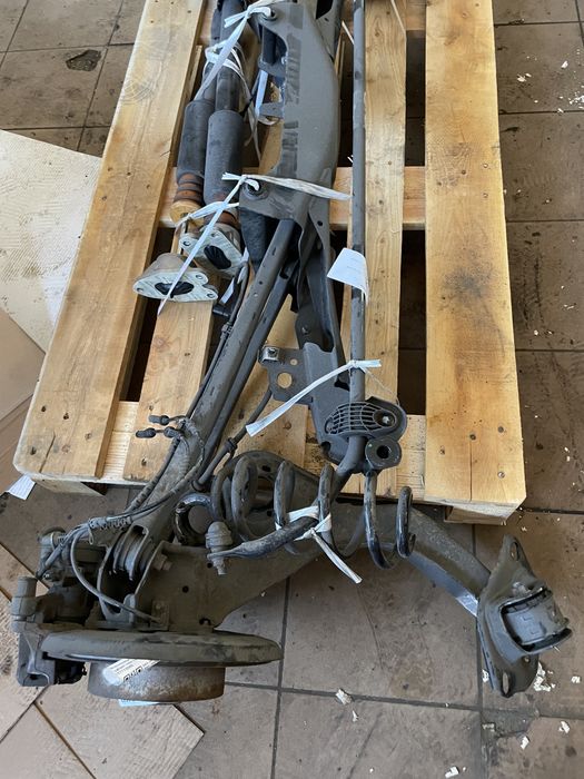 Punte spate BMW seria 2 F45 F46 fuzeta etrier brat disc telescop