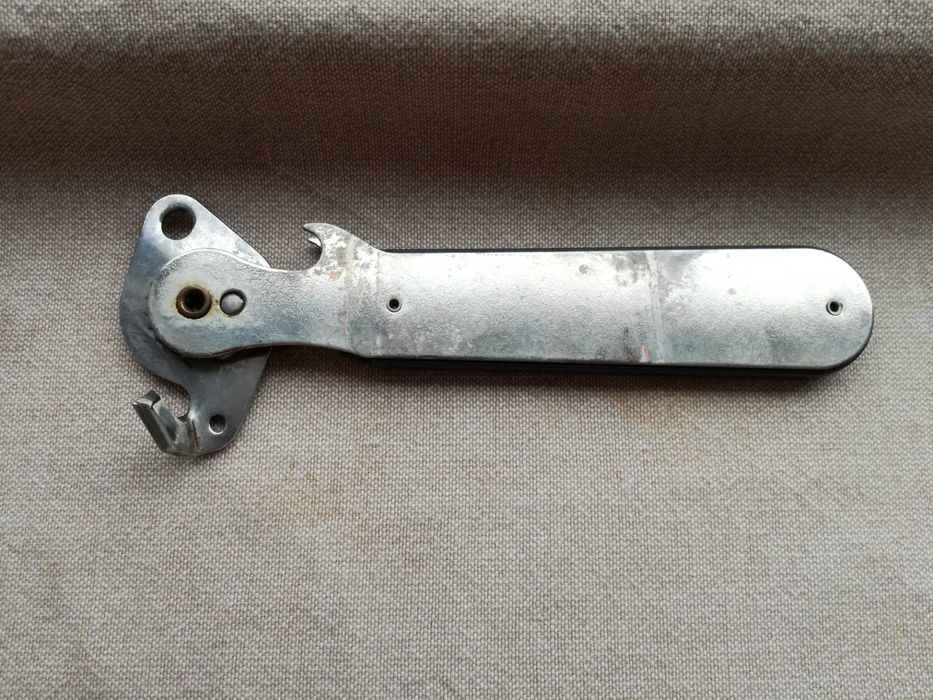 Lanterna cu LED alb +++ 2 Acumulatori AA ***Desfacator Conserve Sticle