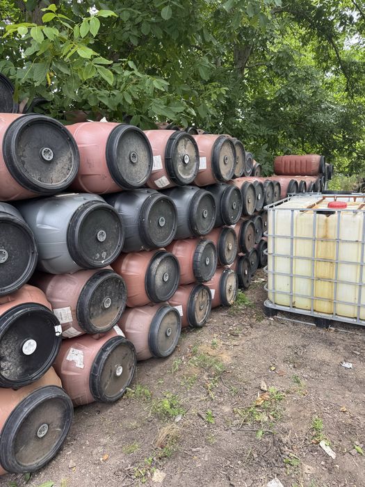De vanzare butoaie 220 L- 75 lei