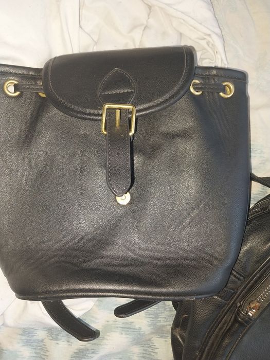 Черна малка раничка