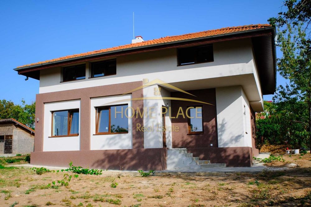 Продава се Къща в с. Здравец, Област Варна - 190 кв.м за 1137 €/кв.м - Снимка #2