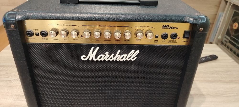 Китарен усилвател MARSHAL MG 30 DFX