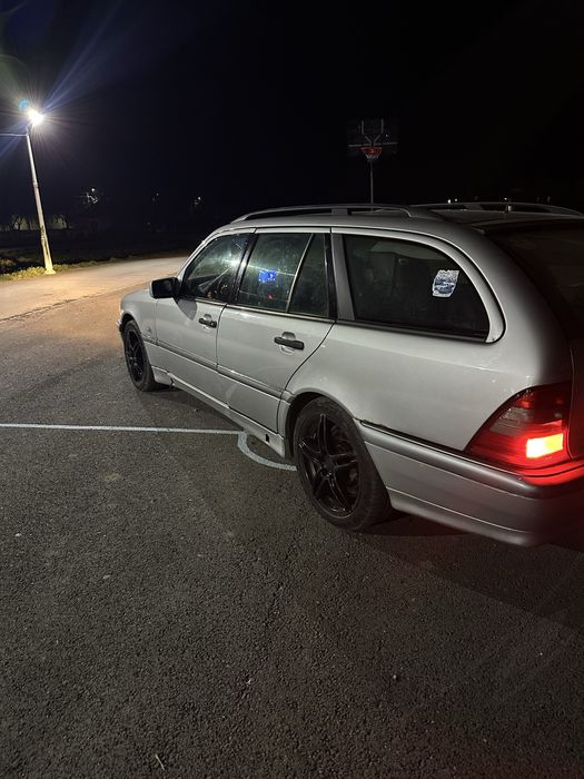 vand sau schimb mercedes w202