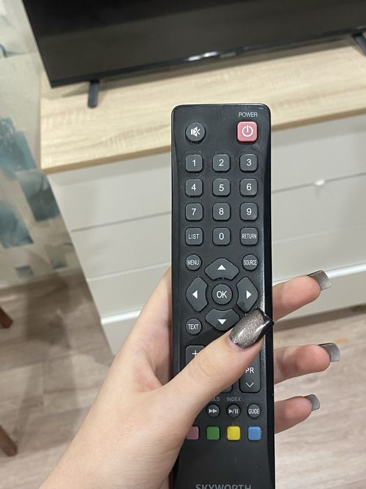 Продам надежный телевизор Skyworth 32E20.