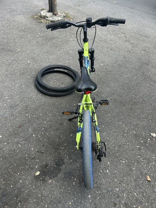 Bicicleta Rockrider ST500 roti 20”, cauciucuri albastre, stare f buna