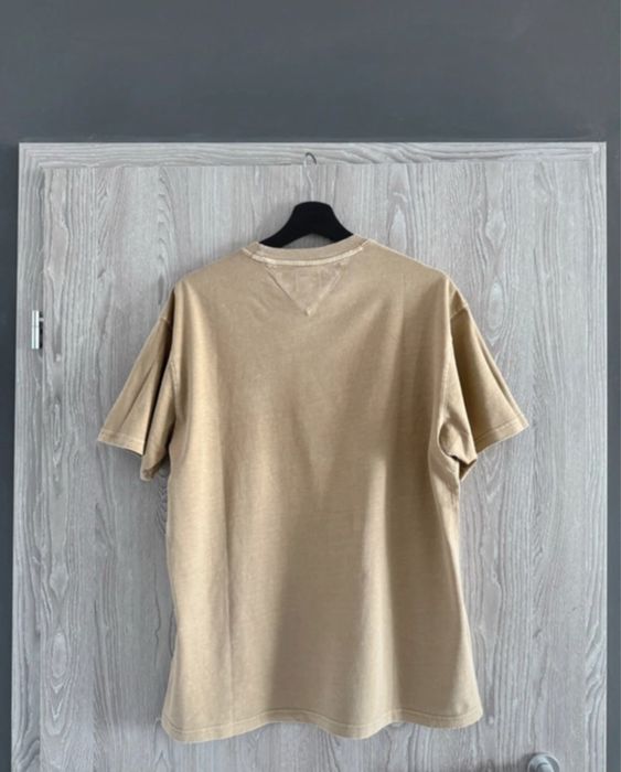 Tommy Jeans tricou maro deschis cu logo mic marimea XS nou original