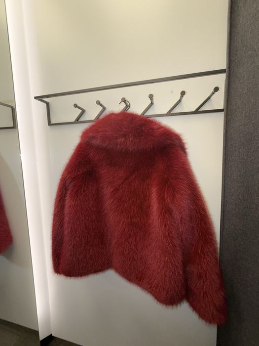 Эко шуба красного цвета
