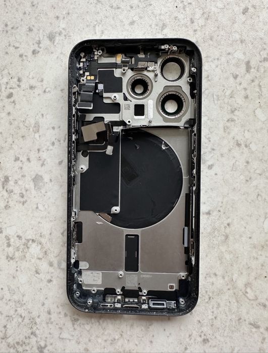 Carcasa iPhone 15 Pro Blue Titan, impecabila