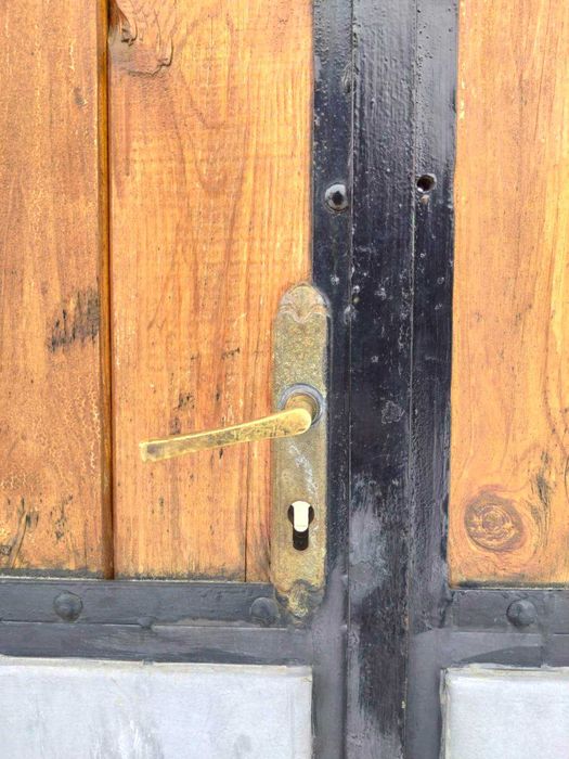 Гаражна врата - двукрила