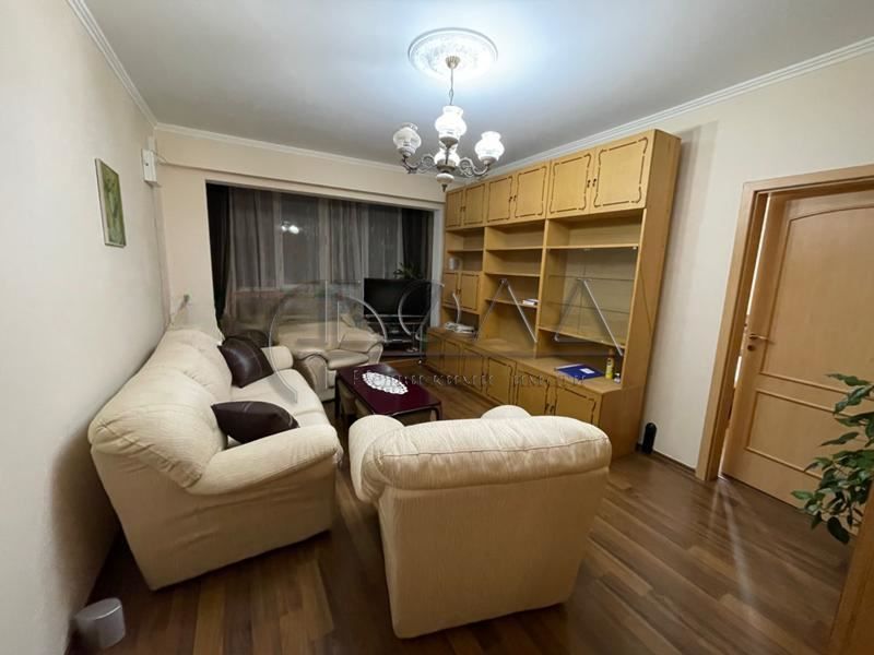 Продава се Тристаен апартамент в София, Надежда 2 - 90 кв.м за 2445 €/кв.м - Снимка #3