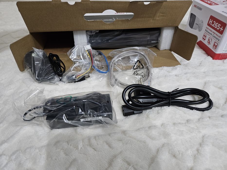 Sistem supraveghere Hikvision 4 camere + NVR – Nou, sigilat