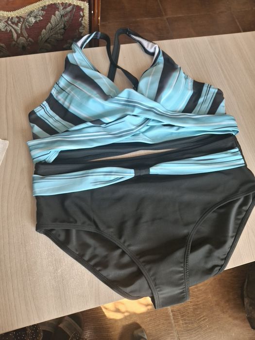 Продам купальник