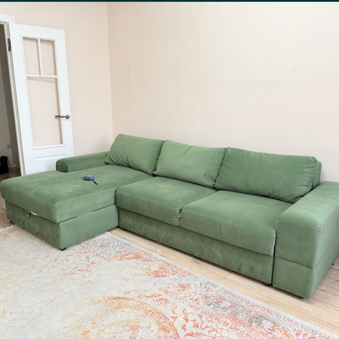 Продам диван угловой в отличном состояний