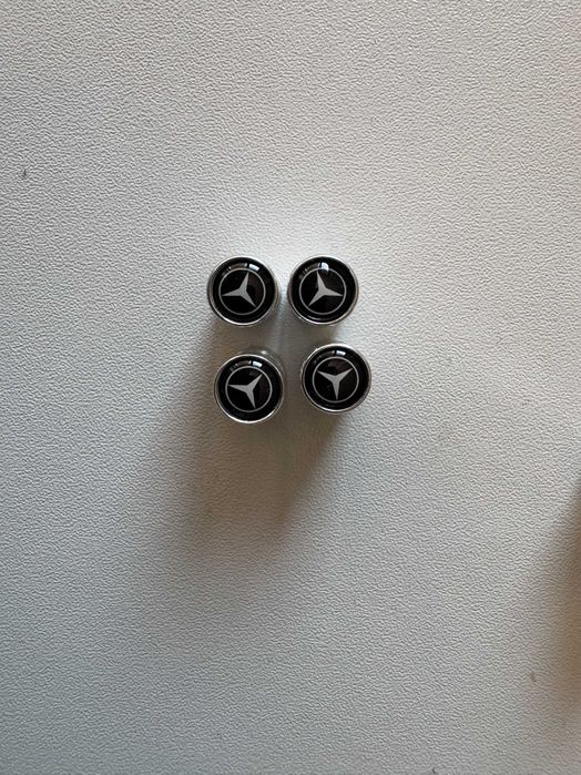 Капачки за вентили Mercedes