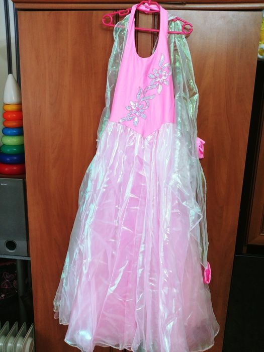 Продаю бальное платье на девочку