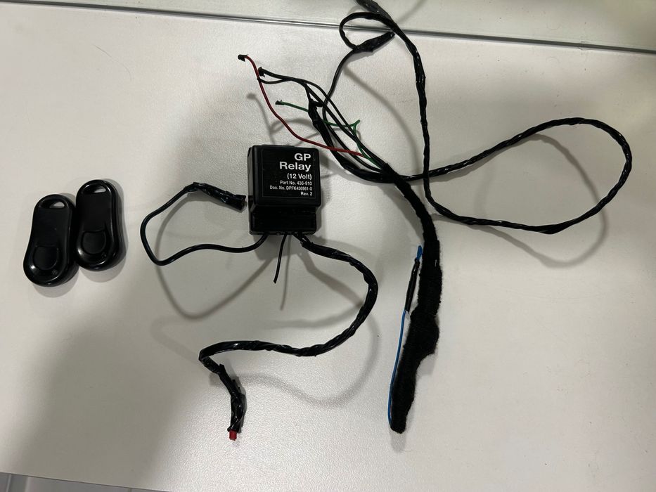 Продавам Имобилайзер Autowatch 927 и силово реле