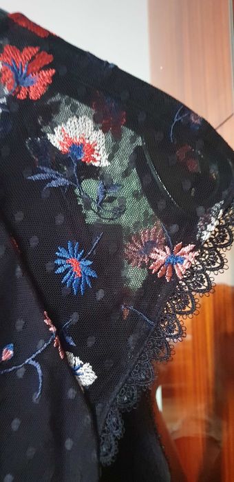 Vind rochie de ocazie model deosebit